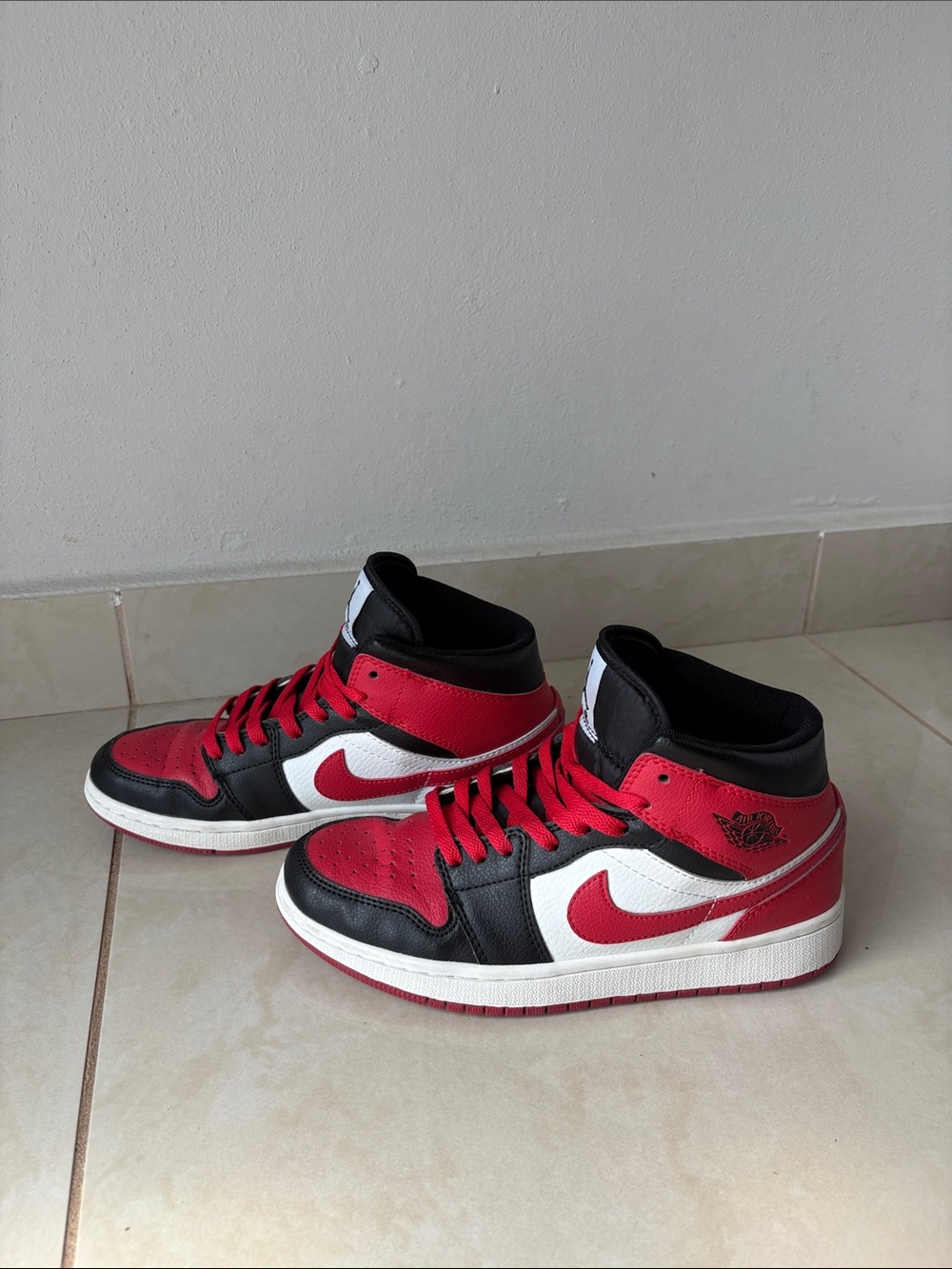 Nike Mid-Top Sneakers